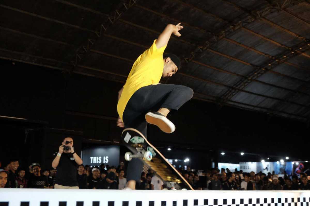 Dari pemula sampai profesional bermain di skate park House of Vans